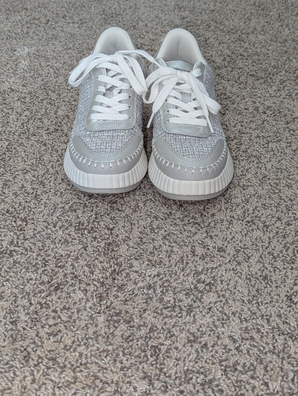 Universal Thread Womens Silver-Gray Sneakers 6.5 - Picture 2 of 5